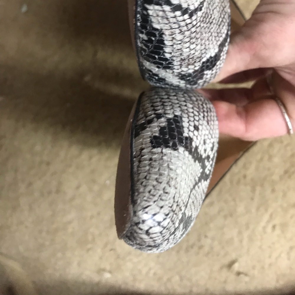 Cole Haan Flats Like New, Black & Python Snakeskin - image 6